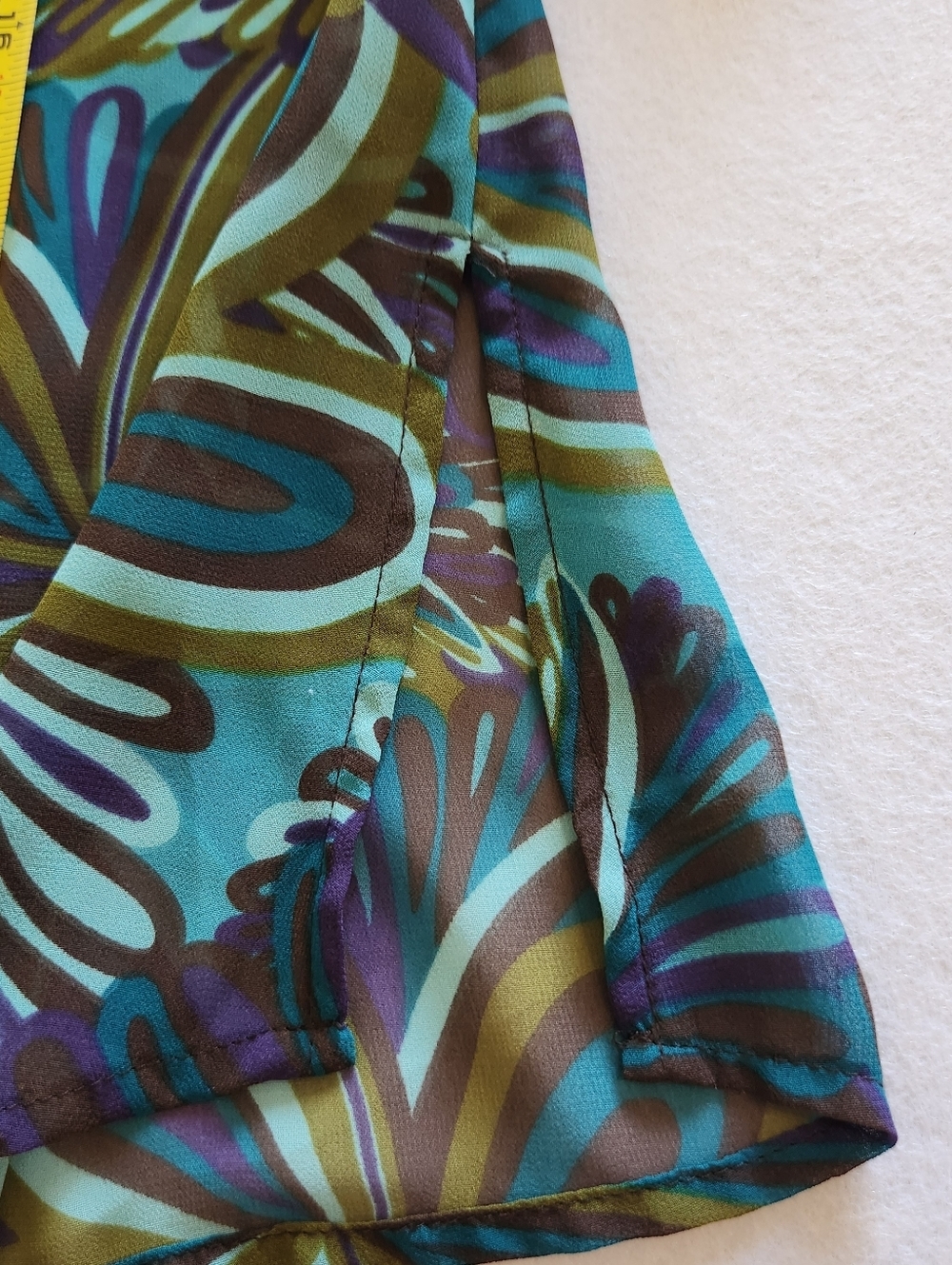 Bisou Bisou Teal, Olive & Purple Abstract Floral Puff-Sleeve Blouse Size Medium - Picture 6 of 9